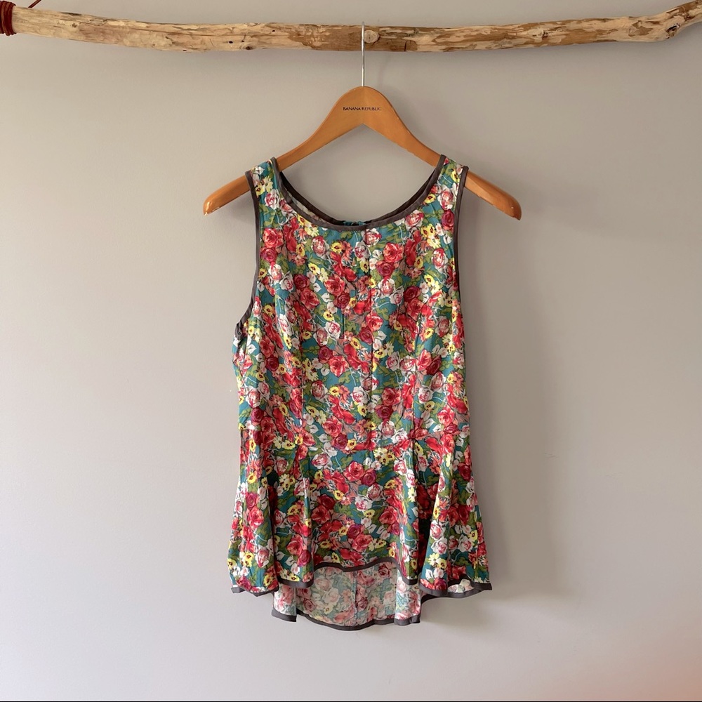 Xhilaration peplum flowered sleeveless top sz M
